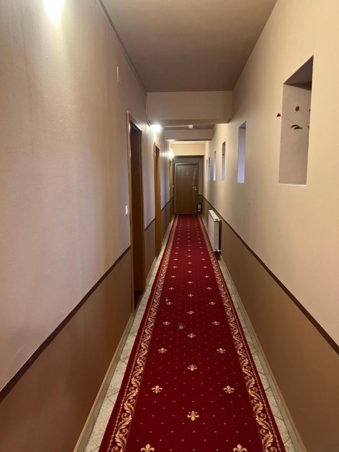 Pensiunea Uno Timisoara Esterno foto
